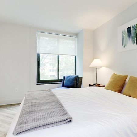 2Br Executive Apartment With Spacious Layout Arlington Exterior photo