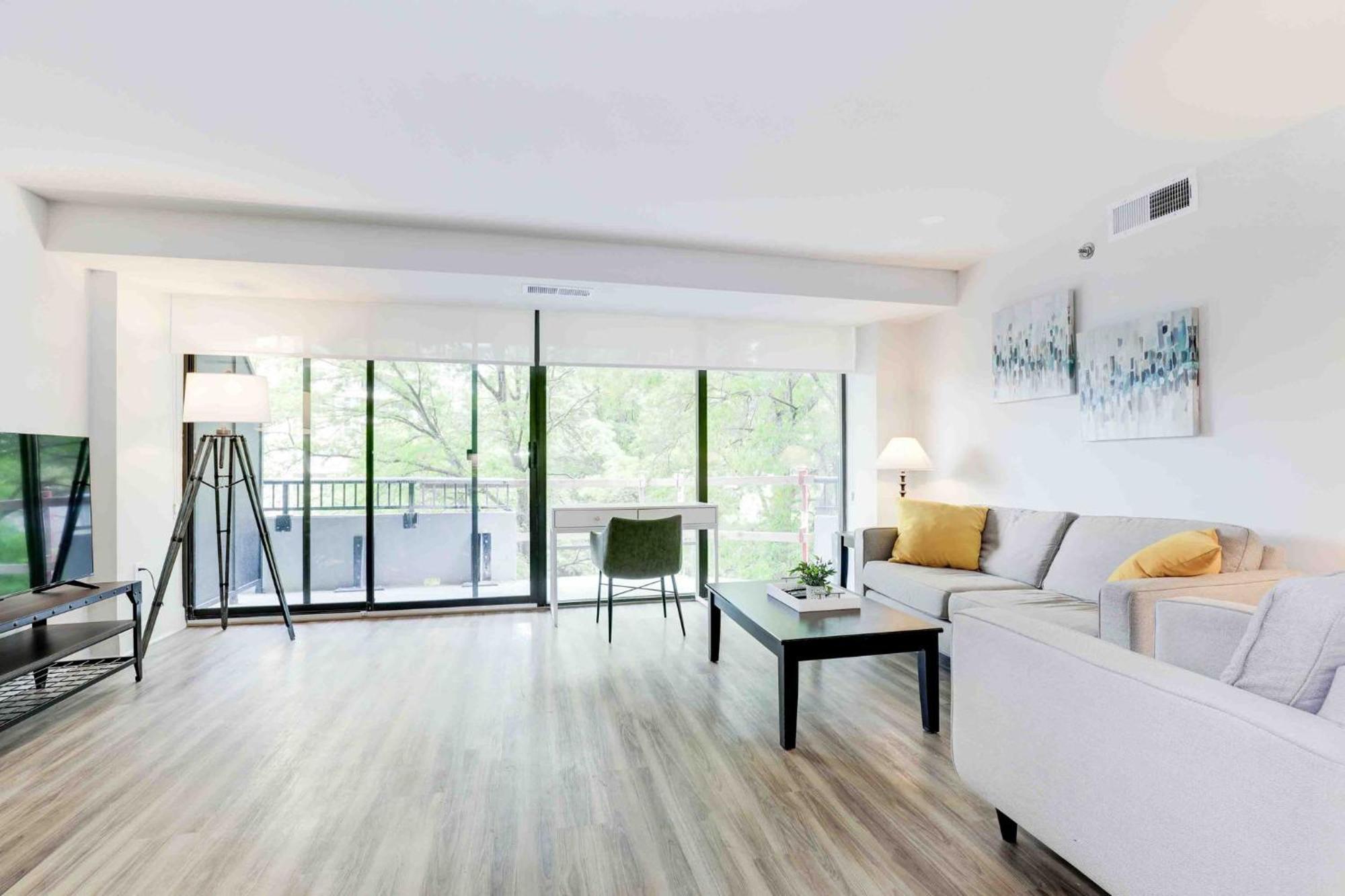2Br Executive Apartment With Spacious Layout Arlington Exterior photo