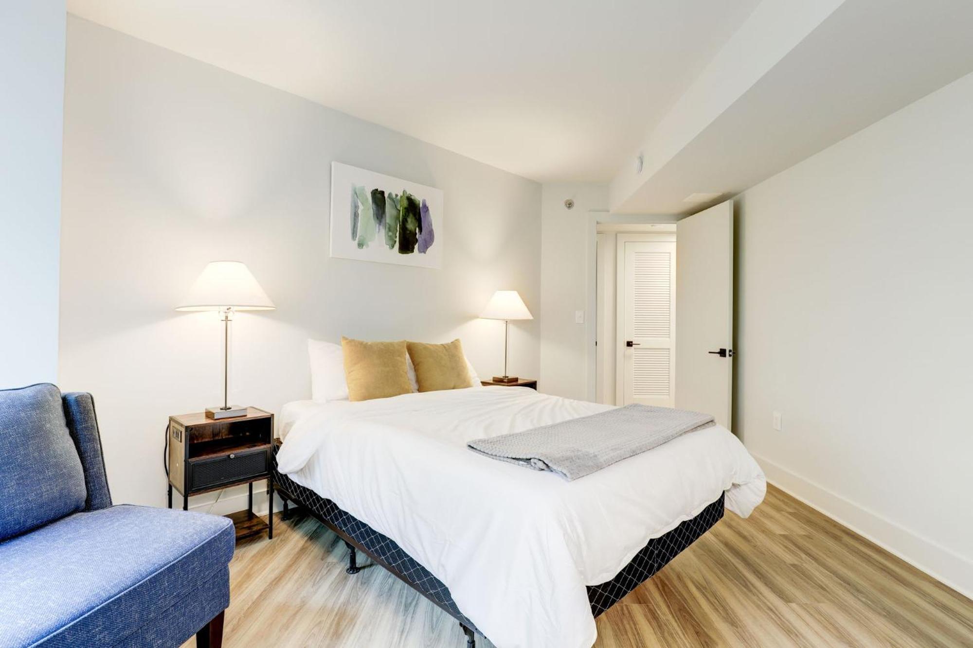 2Br Executive Apartment With Spacious Layout Arlington Exterior photo