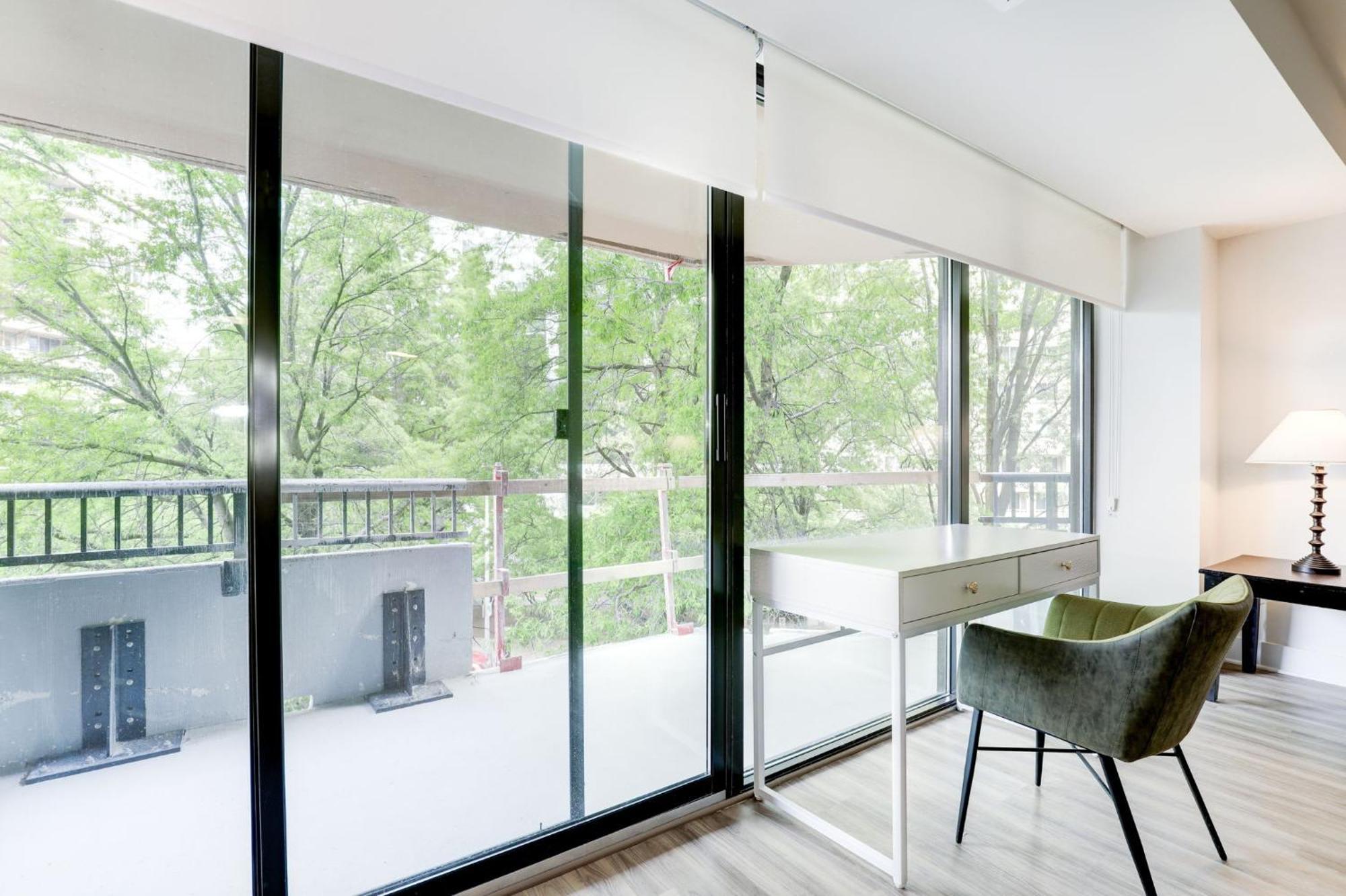 2Br Executive Apartment With Spacious Layout Arlington Exterior photo