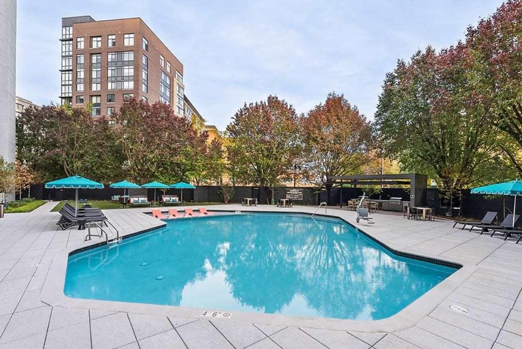 2Br Executive Apartment With Spacious Layout Arlington Exterior photo